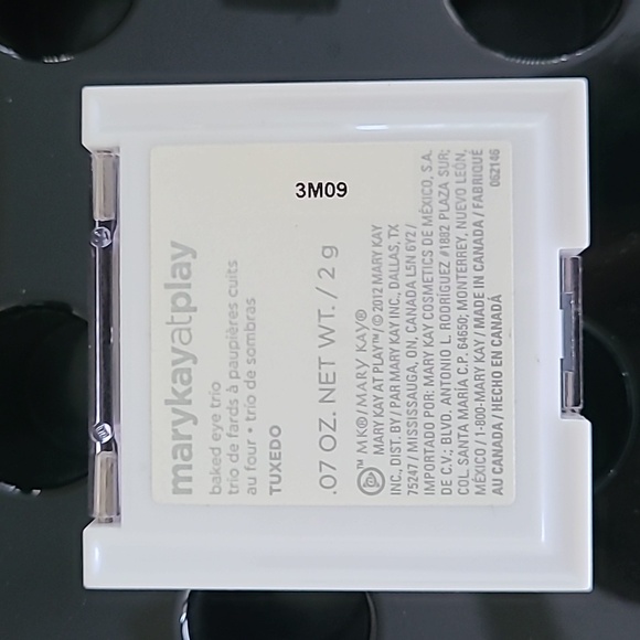 Mary Kay At Play Baked Eye Trio Tuxedo? - Picture 5 of 5